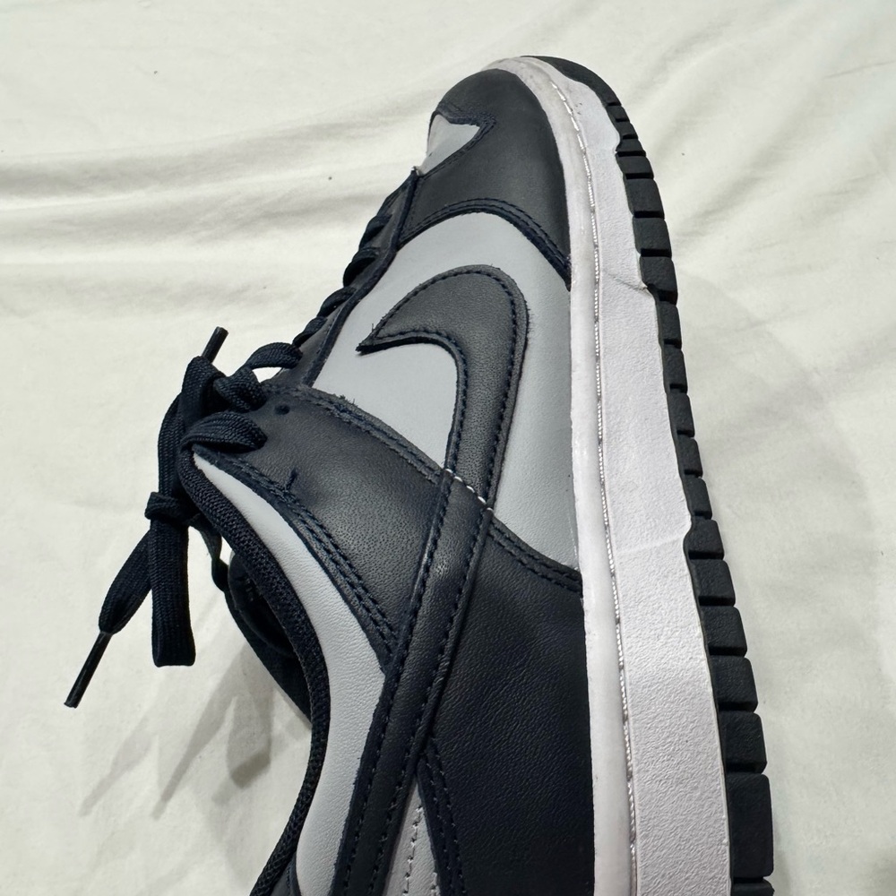 Men's Nike Georgetown Dunks - Picture 5 of 7